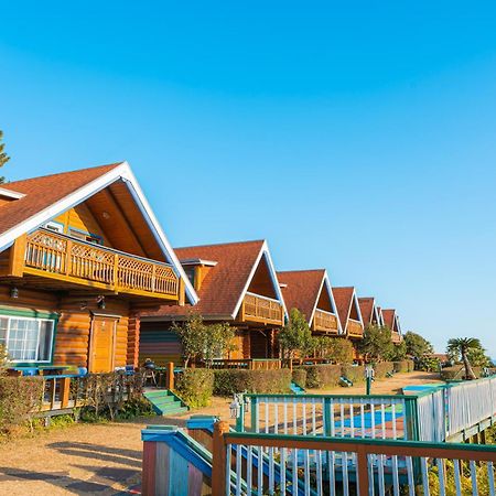 Jungmun Log Pension & Resort Сеогвипо Екстериор снимка