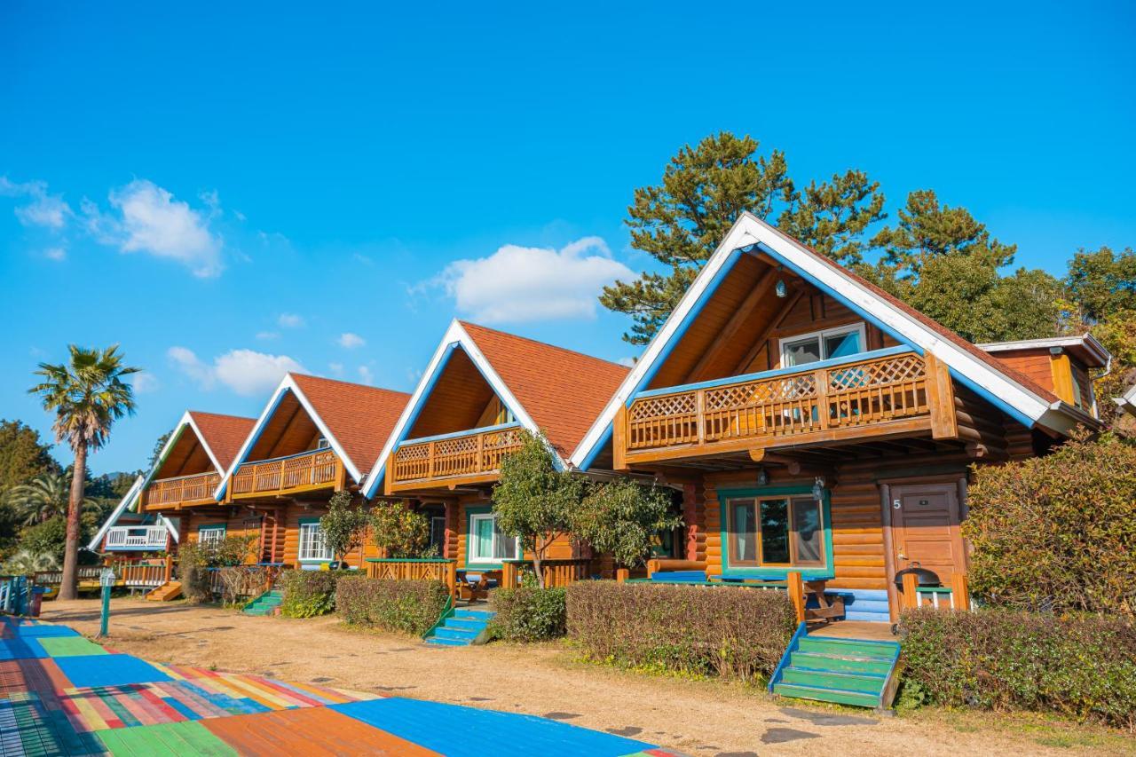 Jungmun Log Pension & Resort Сеогвипо Екстериор снимка