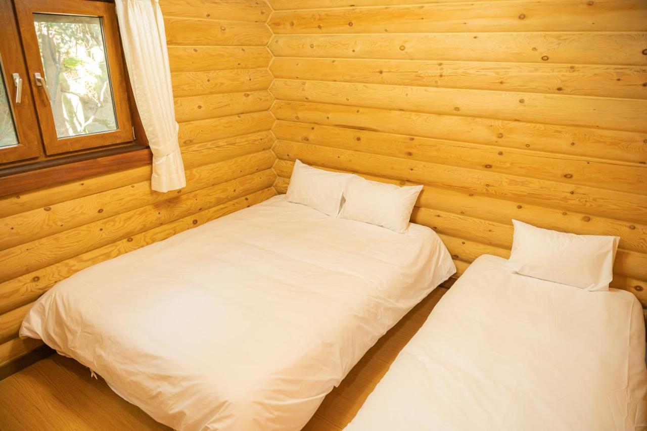 Jungmun Log Pension & Resort Сеогвипо Екстериор снимка