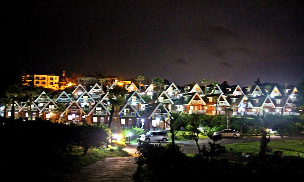 Jungmun Log Pension & Resort Сеогвипо Екстериор снимка