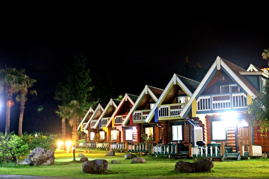 Jungmun Log Pension & Resort Сеогвипо Екстериор снимка