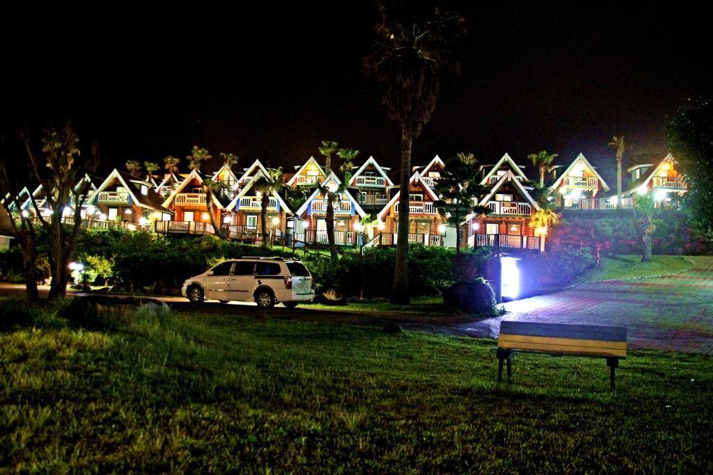 Jungmun Log Pension & Resort Сеогвипо Екстериор снимка