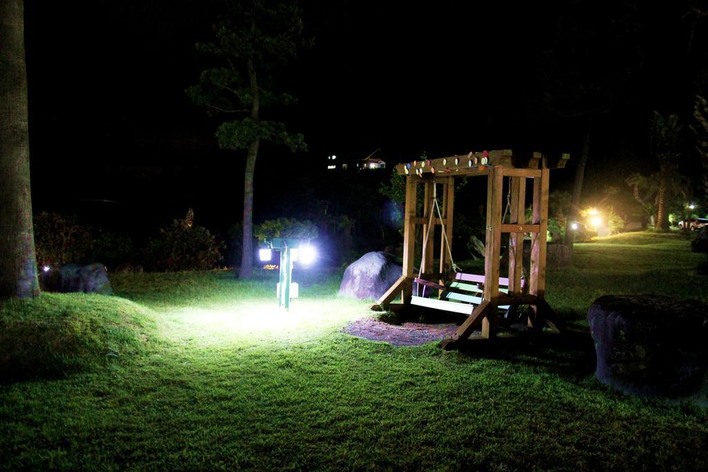 Jungmun Log Pension & Resort Сеогвипо Екстериор снимка