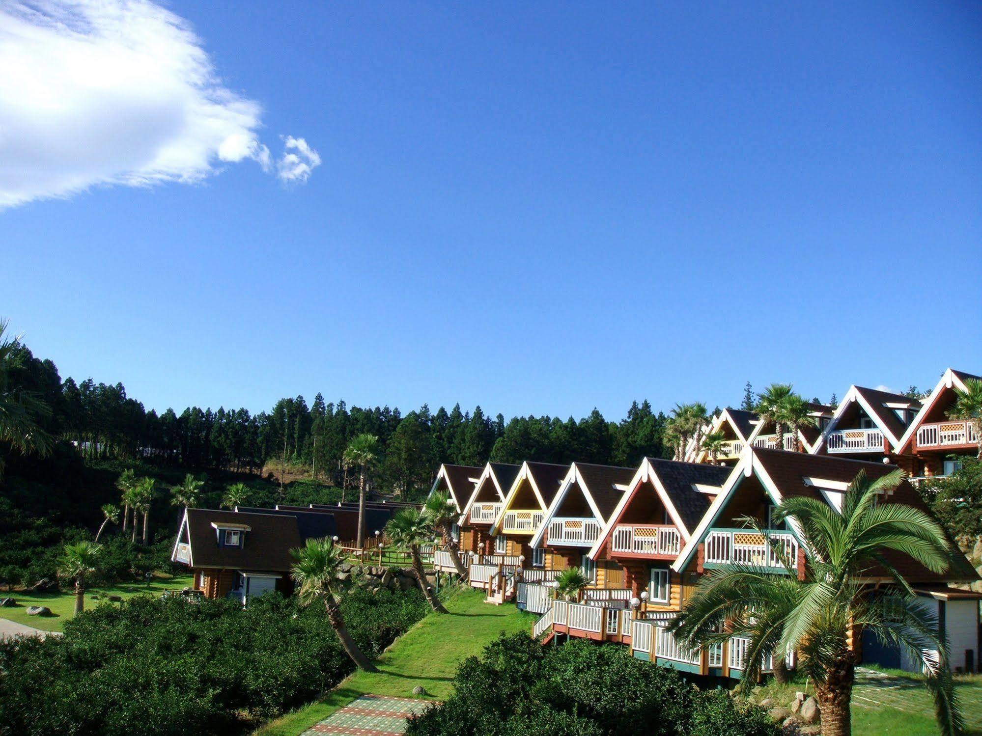 Jungmun Log Pension & Resort Сеогвипо Екстериор снимка