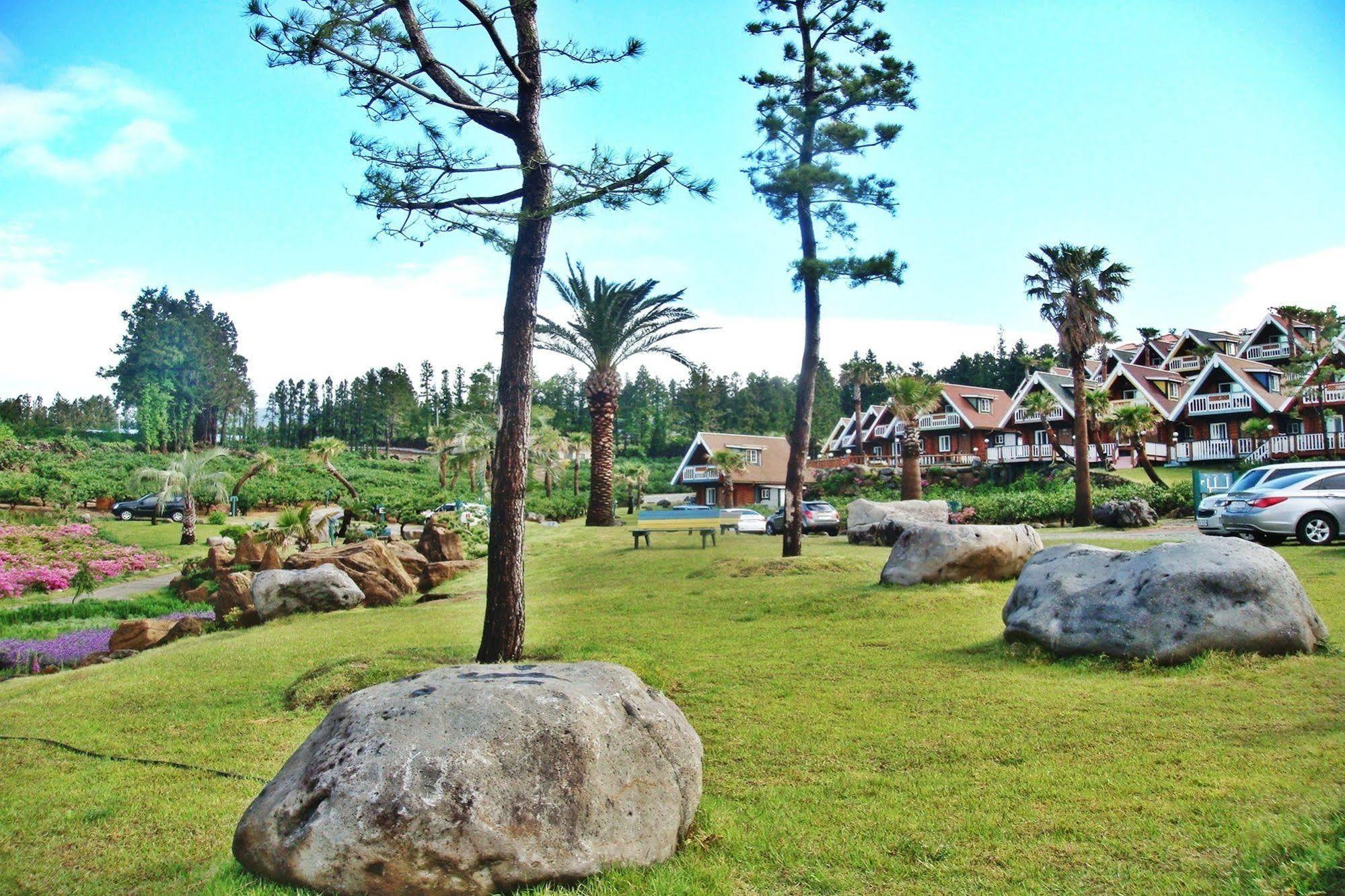 Jungmun Log Pension & Resort Сеогвипо Екстериор снимка